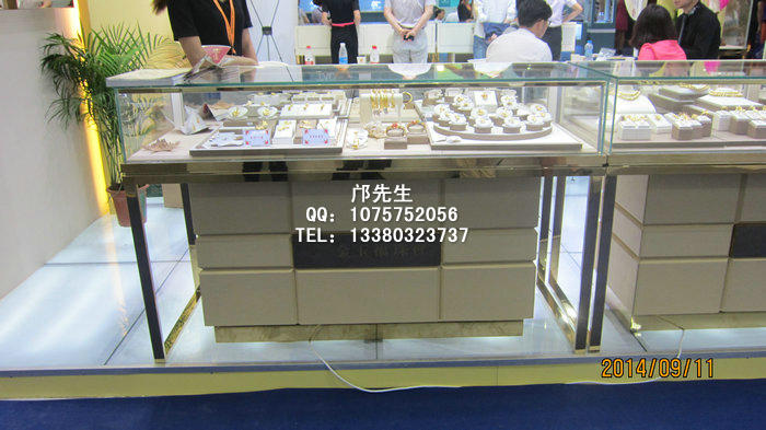 黄金展示柜图片