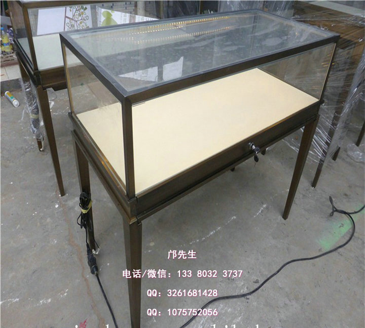 卡地亚展示柜
