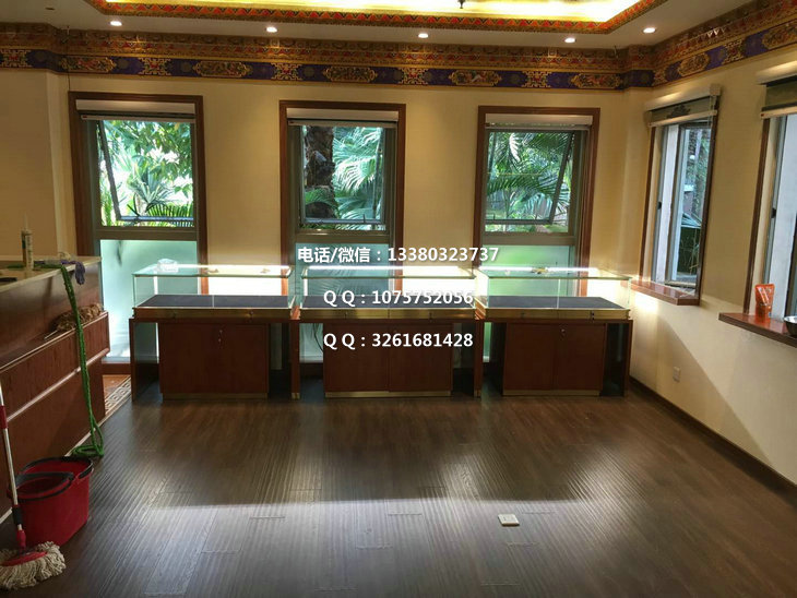 藏式风格珠宝展示柜