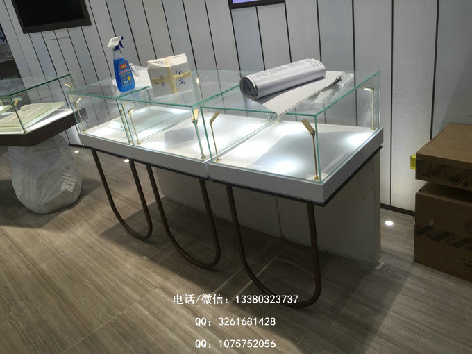 DR珠宝展示柜