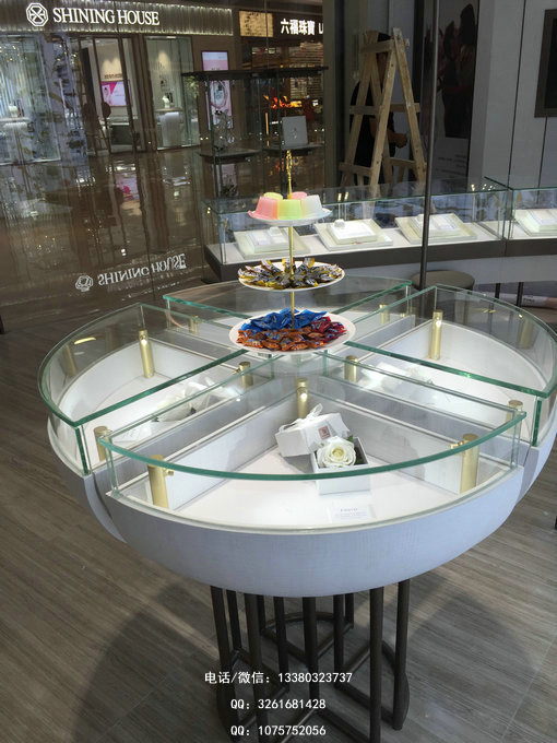 DR珠宝店柜台