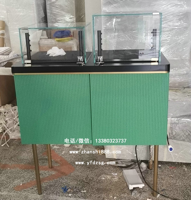 曼古银展柜,曼古银双玻璃罩柜台
