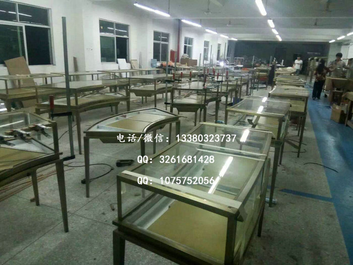 <b>珠宝展柜制作存在的污染及治理方法</b>
