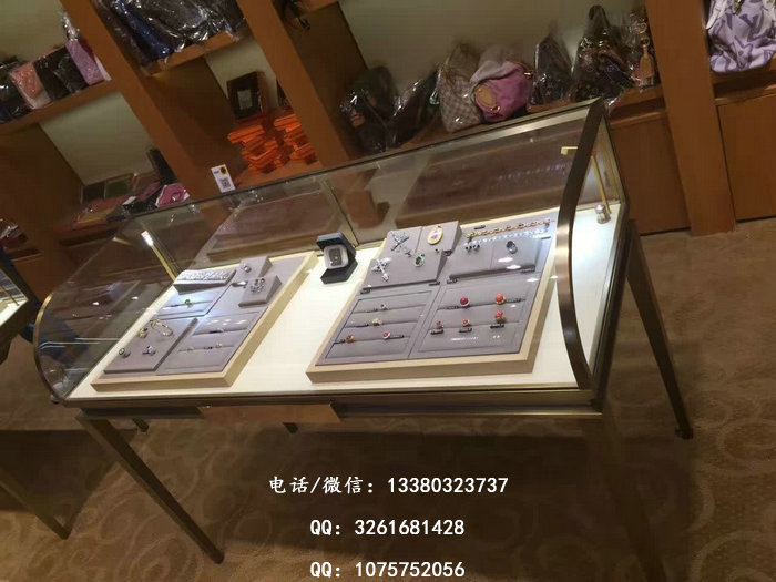 卡地亚珠宝展柜