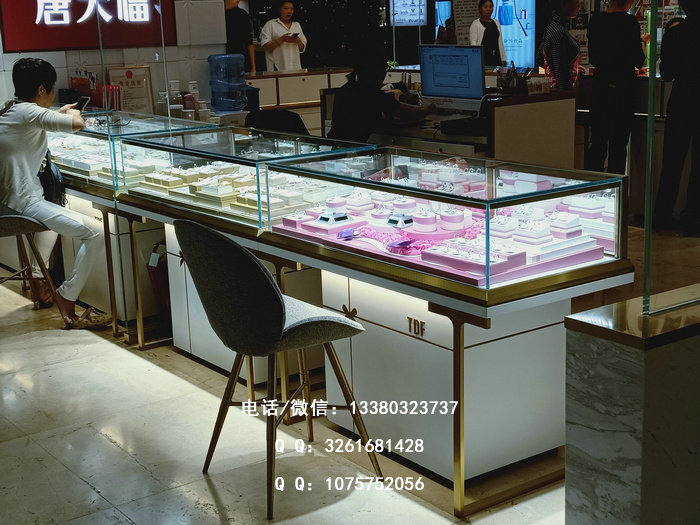 珠宝展示柜色彩搭配法则