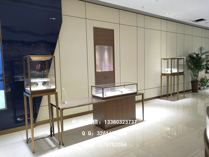 拥有一款高端的珠宝展柜需要注意什么