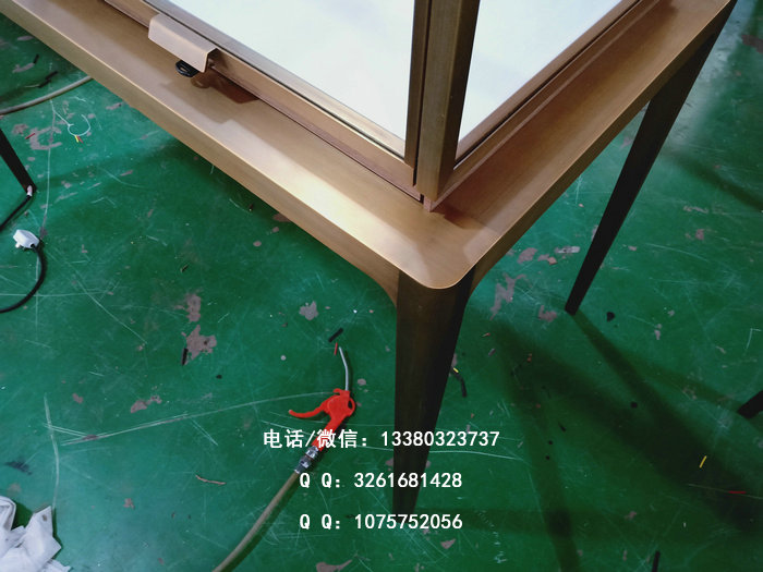 不锈钢珠宝展柜图片