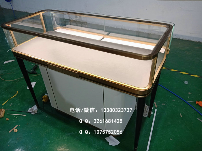 高端珠宝展柜精选玻璃的好处