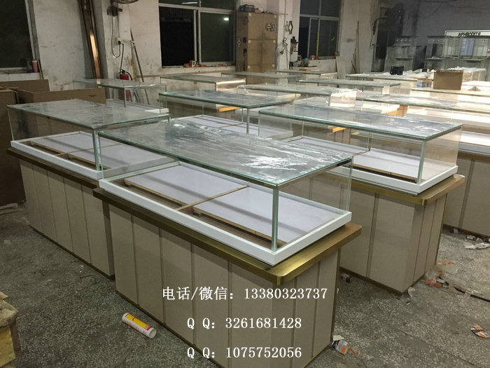 珠宝柜台