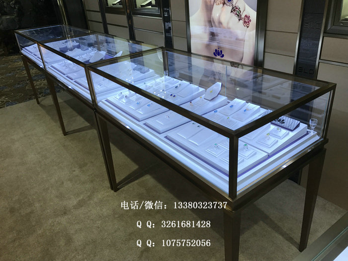 卡地亚珠宝展柜