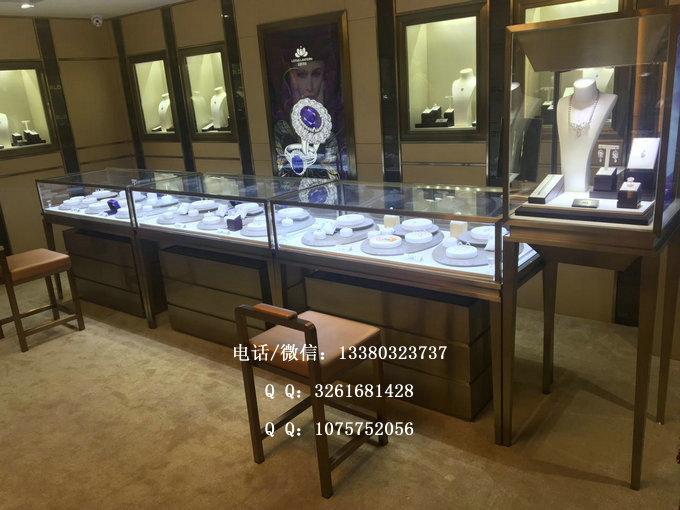 卡地亚珠宝展柜