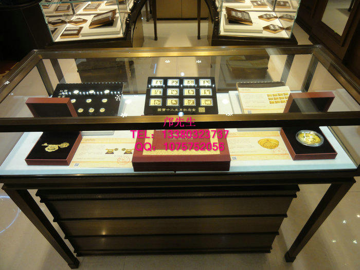 卡地亚珠宝展柜