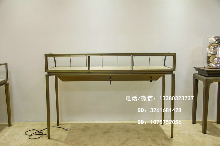 卡地亚珠宝柜台