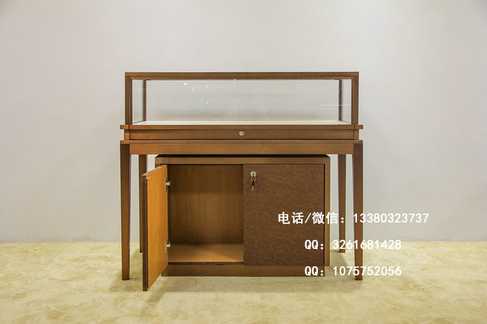 卡地亚展柜