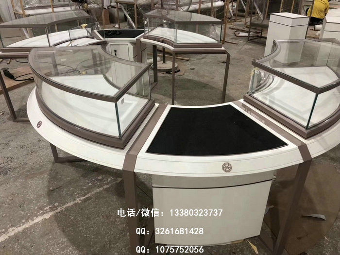 珠宝柜台