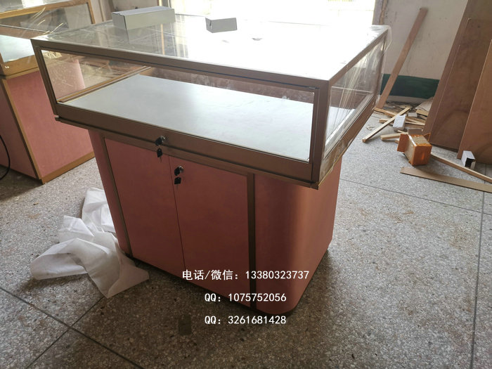 珠宝柜台
