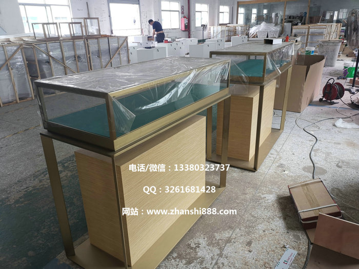 珠宝柜台