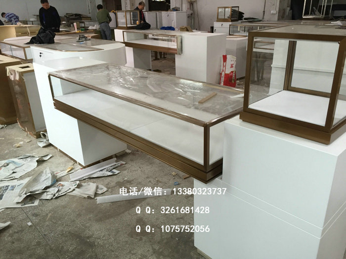 珠宝柜台