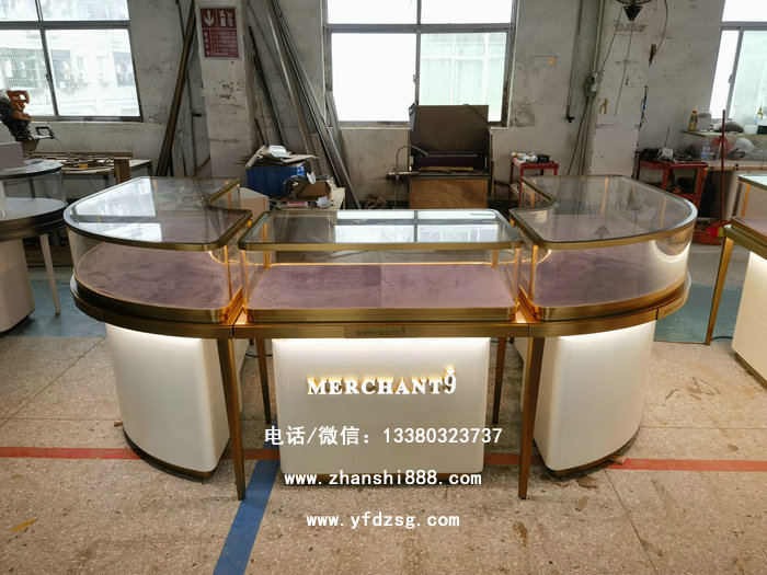 高端珠宝展柜究竟为何能引导消费者入店呢