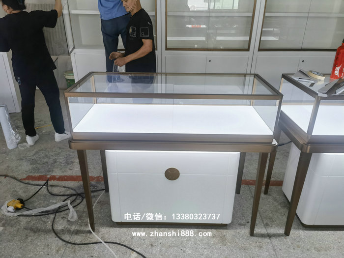 小圆角珠宝展柜